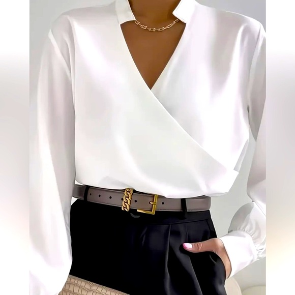 🎄Classic Surplice Neck Long Sleeve Blouse - Picture 1 of 4